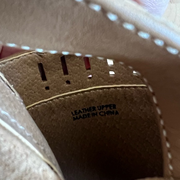 Tahari tan suede Maya heel - Picture 5 of 6